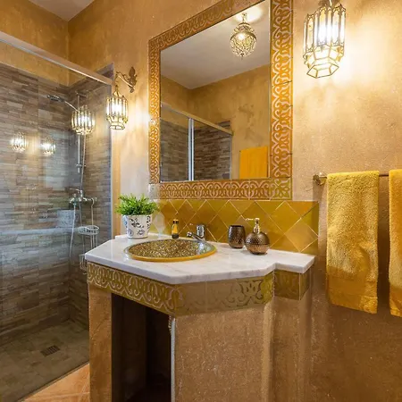 Oasis - Privater Pool- Klimaanlage By Interhome *